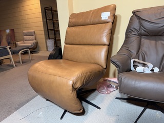 Relaxfauteuil, cognac leder, elektrisch verstelbaar, zwarte poot